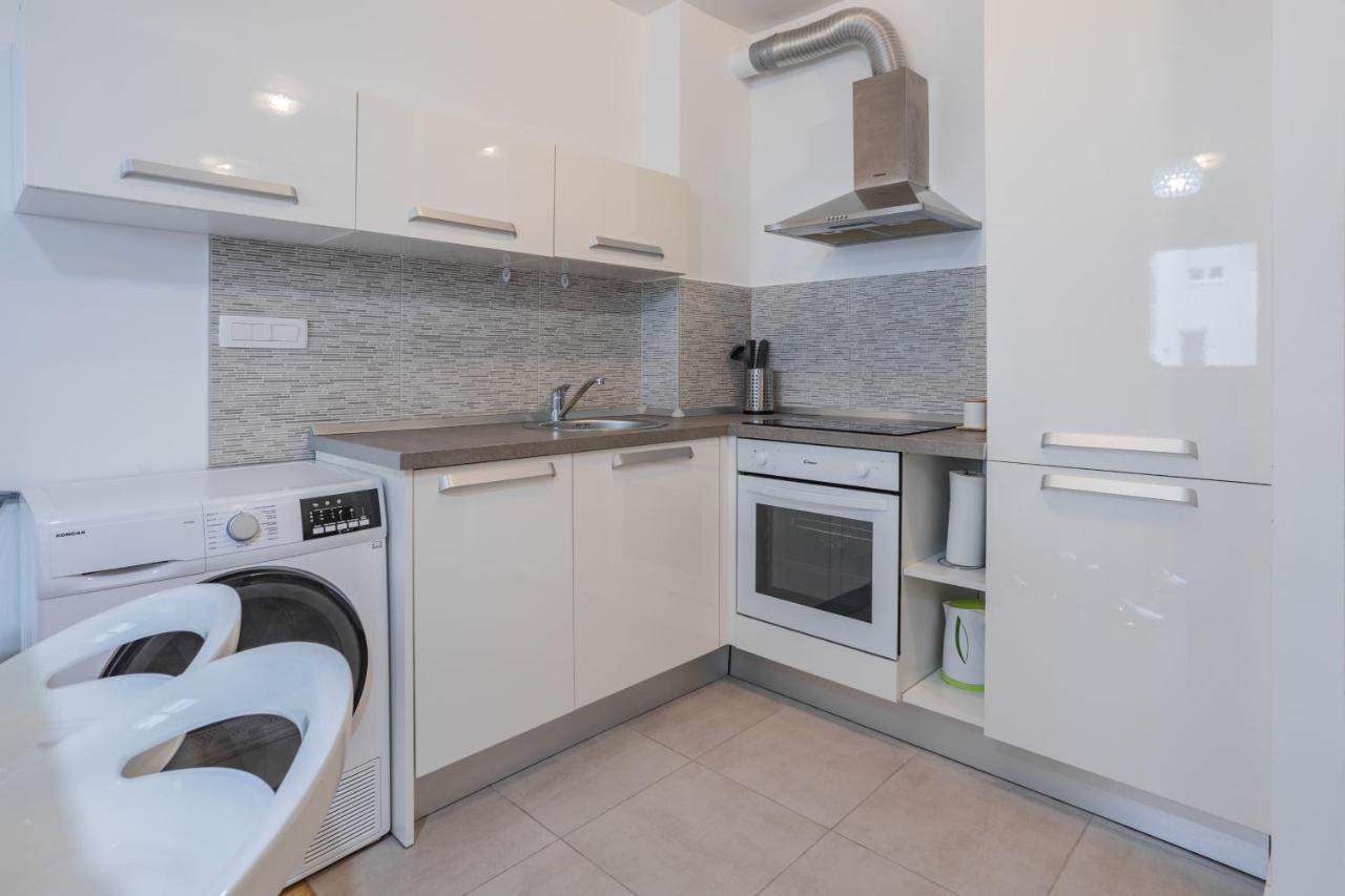 Dalmatino Apartment Zadar Bagian luar foto