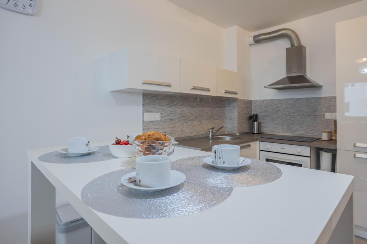Dalmatino Apartment Zadar Bagian luar foto